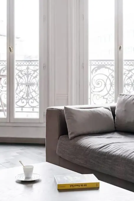 Resplendent Haussmann Design 100m2 - 2 Br Apartment *