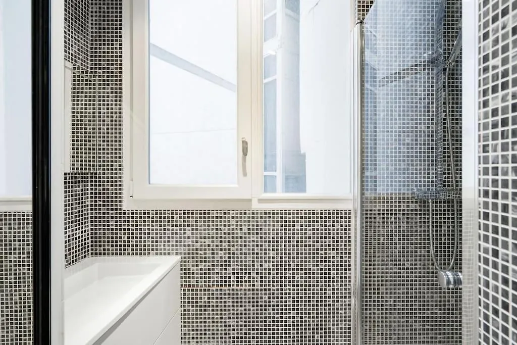 Resplendent Haussmann Design 100m2 - 2 Br Apartament
