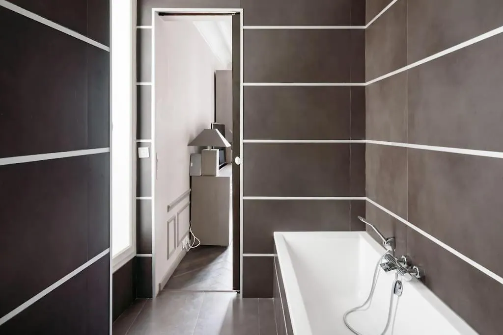 Resplendent Haussmann Design 100m2 - 2 Br Apartment